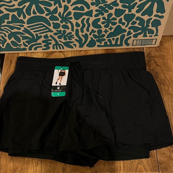 Spyder Active Black XL running shorts with built in 4” inseam inner short. - Picture 4 of 7